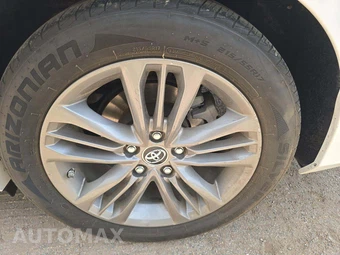 2015 Toyota Camry Hybrid SE - miniatura 20