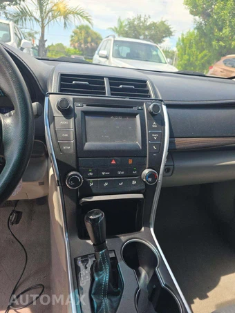 2015 Toyota Camry LE – miniatura 10