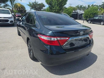 2015 Toyota Camry LE – miniatura 2