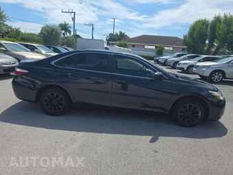 2015 Toyota Camry LE – miniatura 4