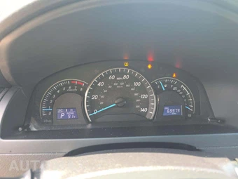 2015 Toyota Camry LE – miniatura 9
