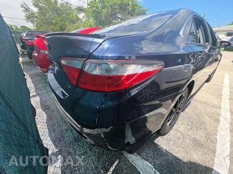 2015 Toyota Camry LE - miniatura 3