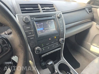 2015 Toyota Camry LE - miniatura 11