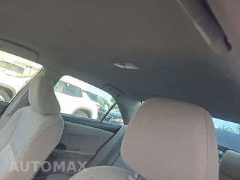 2015 Toyota Camry LE - miniatura 17