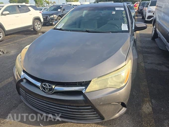 2015 Toyota Camry LE - miniatura 2