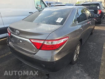 2015 Toyota Camry LE - miniatura 4
