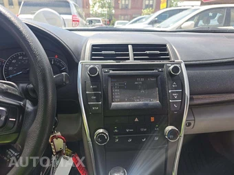 2015 Toyota Camry LE – miniatura 10