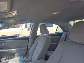2015 Toyota Camry LE – miniatura 11