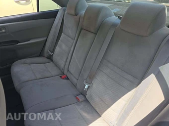 2015 Toyota Camry LE – miniatura 13