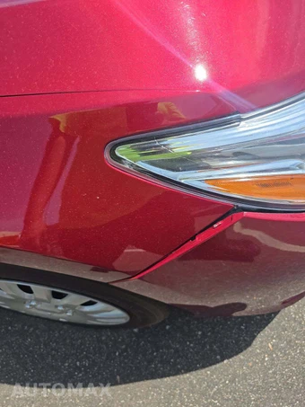 2015 Toyota Camry LE – miniatura 22