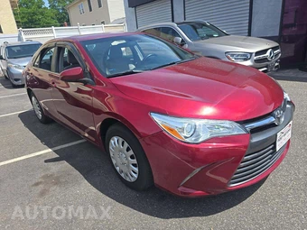 2015 Toyota Camry LE – miniatura 4