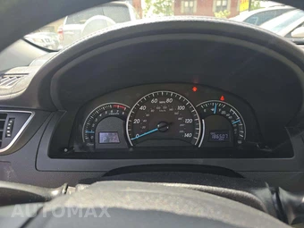 2015 Toyota Camry LE – miniatura 9