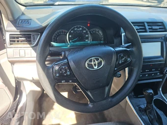 2015 Toyota Camry LE - miniatura 10