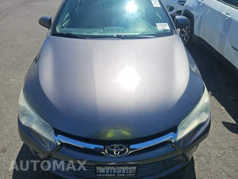 2015 Toyota Camry LE - miniatura 2