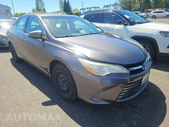 2015 Toyota Camry LE - miniatura 3