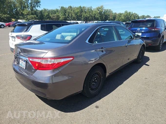 2015 Toyota Camry LE - miniatura 4