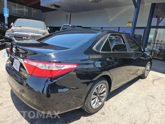 2015 Toyota Camry LE – miniatura 4