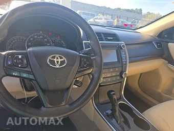 2015 Toyota Camry LE – miniatura 11