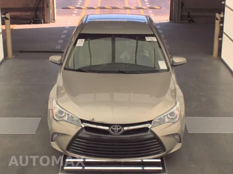 2015 Toyota Camry LE – miniatura 2
