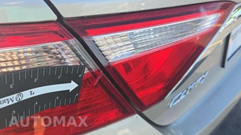2015 Toyota Camry LE – miniatura 22
