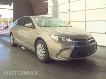 2015 Toyota Camry LE – miniatura 3