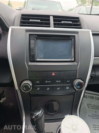 2015 Toyota Camry LE - miniatura 7