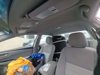 2015 Toyota Camry LE - miniatura 11