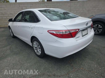 2015 Toyota Camry LE - miniatura 2