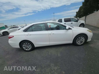 2015 Toyota Camry LE - miniatura 4
