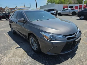 2015 Toyota Camry SE - miniatura 3