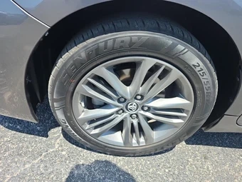 2015 Toyota Camry SE - miniatura 8