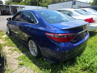 2015 Toyota Camry SE - miniatura 2