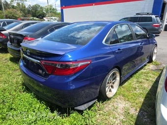 2015 Toyota Camry SE - miniatura 3