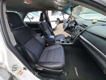 2015 Toyota Camry SE - miniatura 18