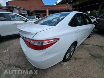 2015 Toyota Camry SE - miniatura 3
