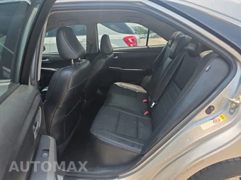 2015 Toyota Camry SE – miniatura 13