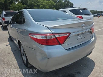 2015 Toyota Camry SE – miniatura 6