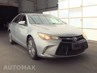 2015 Toyota Camry SE – miniatura 3