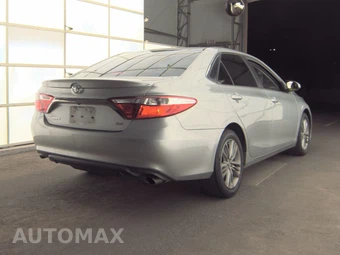 2015 Toyota Camry SE – miniatura 4