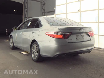 2015 Toyota Camry SE – miniatura 6