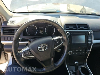 2015 Toyota Camry SE – miniatura 10