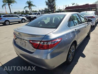 2015 Toyota Camry SE – miniatura 4