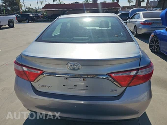 2015 Toyota Camry SE – miniatura 5