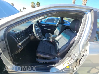 2015 Toyota Camry SE – miniatura 7