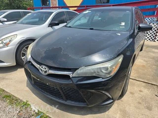 2015 Toyota Camry SE - miniatura 3