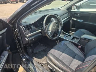 2015 Toyota Camry SE - miniatura 7