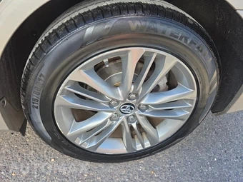 2015 Toyota Camry SE - miniatura 11