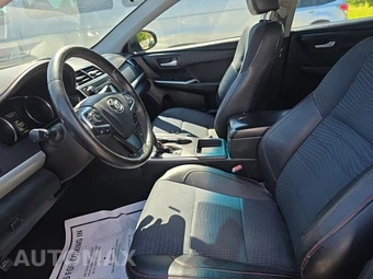 2015 Toyota Camry SE - miniatura 13