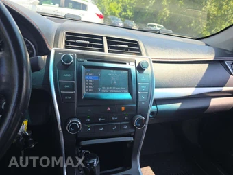 2015 Toyota Camry SE – miniatura 10