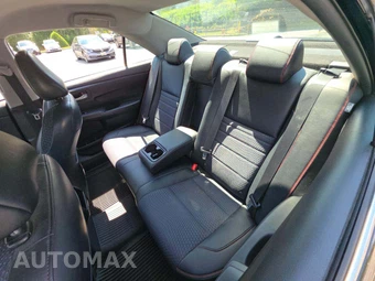 2015 Toyota Camry SE – miniatura 13